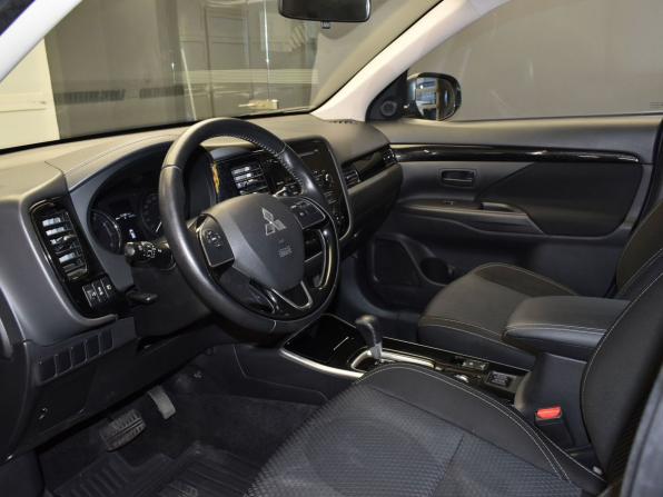 Mitsubishi Outlander III Рестайлинг 3 с пробегом 2019 года, цена 2 040 000 рублей, 128056 км, внедорожник, Автокод Объявления