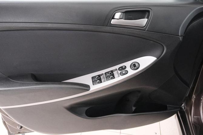 Hyundai Solaris I Рестайлинг с пробегом 2016 года, цена 1 349 000 рублей, 60000 км, седан, Автокод Объявления