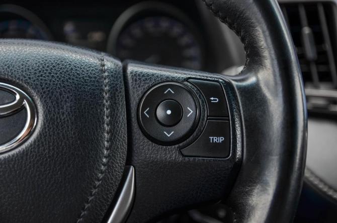 Toyota RAV4 IV (XA40) Рестайлинг с пробегом 2018 года, цена 2 380 000 рублей, 195689 км, внедорожник, Автокод Объявления