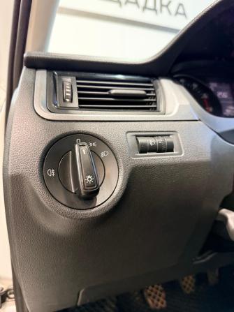 Skoda Rapid I с пробегом 2016 года, цена 999 000 рублей, 96000 км, лифтбек, Автокод Объявления