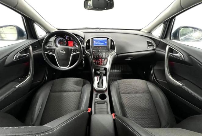 Opel Astra H Рестайлинг с пробегом 2012 года, цена 720 000 рублей, 153846 км, хэтчбек, Автокод Объявления