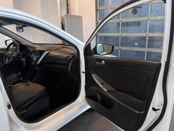 Hyundai Solaris I Рестайлинг с пробегом 2014 года, цена 670 000 рублей, 189684 км, седан, Автокод Объявления