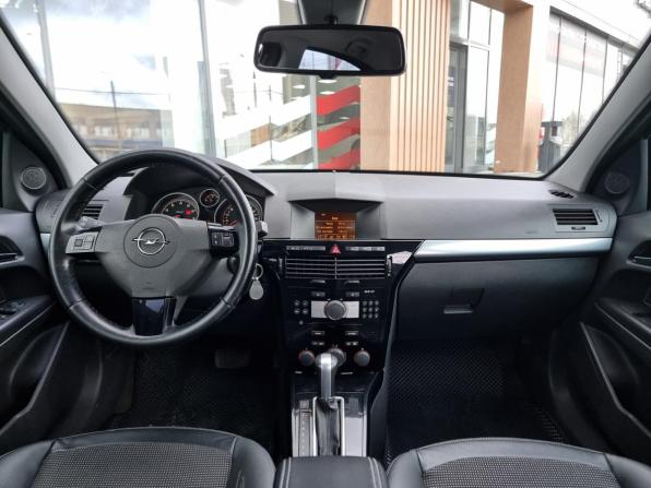 Opel Astra H Рестайлинг с пробегом 2009 года, цена 519 000 рублей, 210700 км, седан, Автокод Объявления