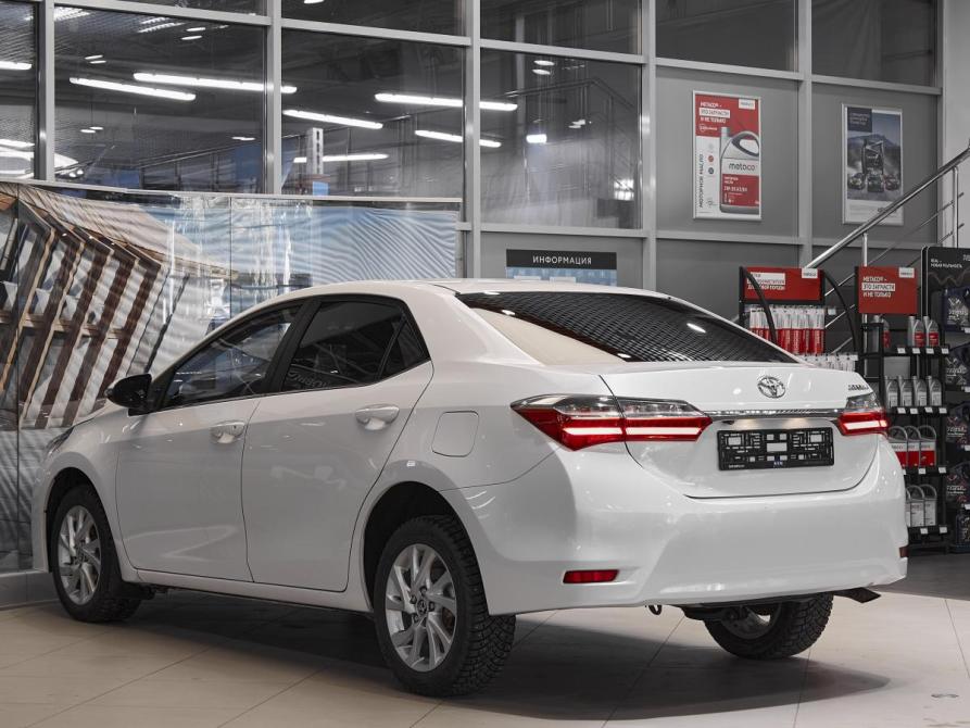 Toyota Corolla XI (E160 E170 E180) Рестайлинг 1 Москва  - изображение 4