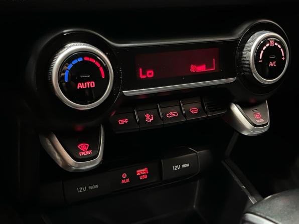 Kia Rio IV с пробегом 2018 года, цена 1 330 000 рублей, 118213 км, седан, Автокод Объявления