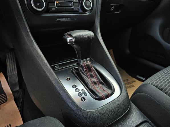 Volkswagen Golf VI с пробегом 2010 года, цена 755 000 рублей, 158900 км, хэтчбек, Автокод Объявления