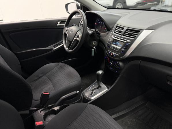 Hyundai Solaris I Рестайлинг с пробегом 2016 года, цена 1 030 000 рублей, 136110 км, седан, Автокод Объявления