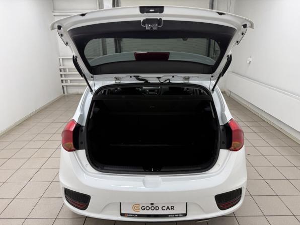 Kia Ceed II Рестайлинг с пробегом 2015 года, цена 1 260 000 рублей, 102030 км, хэтчбек, Автокод Объявления