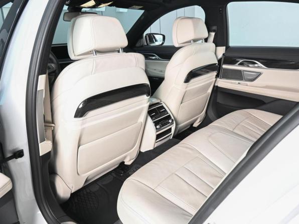 BMW 7 серии VI (G11/G12) с пробегом 2017 года, цена 3 299 000 рублей, 123725 км, седан, Автокод Объявления