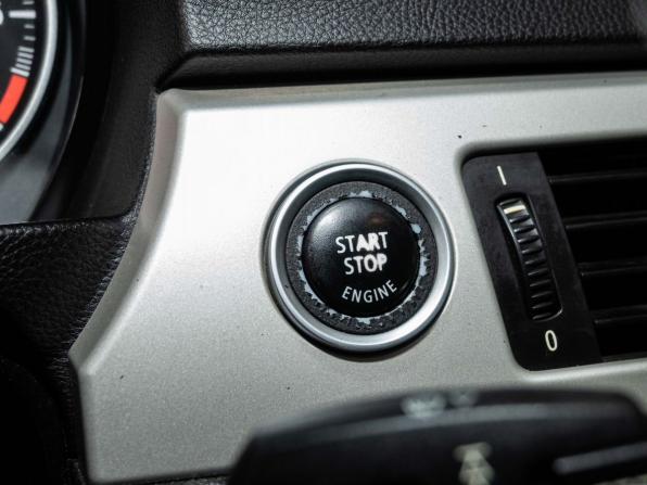 BMW 3 серии V (E90/E91/E92/E93) Рестайлинг с пробегом 2011 года, цена 1 055 000 рублей, 210000 км, седан, Автокод Объявления