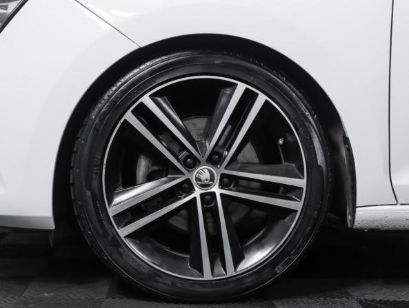 Skoda Rapid II с пробегом 2022 года, цена 1 663 000 рублей, 96241 км, лифтбек, Автокод Объявления