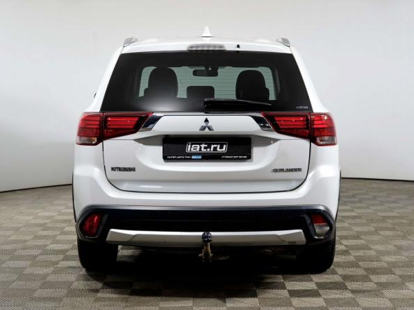 Mitsubishi Outlander III Рестайлинг 2 с пробегом 2017 года, цена 1 848 000 рублей, 130878 км, внедорожник, Автокод Объявления