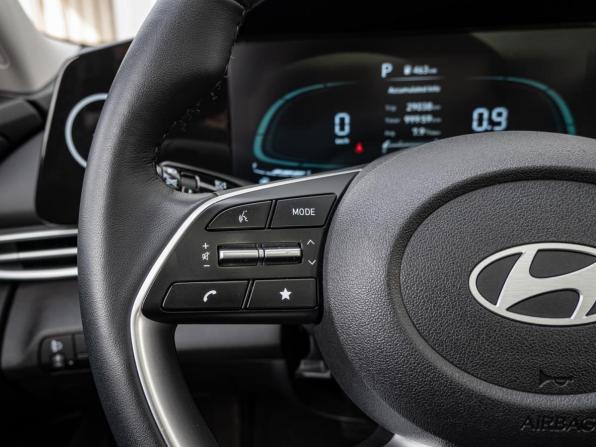 Hyundai Elantra VII (CN7) Рестайлинг с пробегом 2024 года, цена 2 190 000 рублей, 29038 км, седан, Автокод Объявления