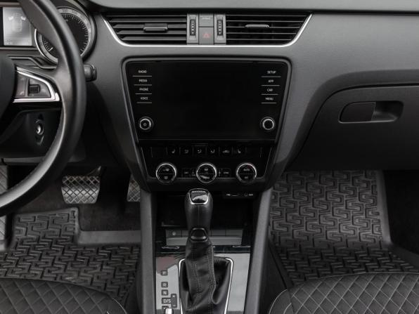 Skoda Octavia III (A7) Рестайлинг с пробегом 2017 года, цена 2 149 000 рублей, 78233 км, лифтбек, Автокод Объявления