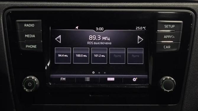 Skoda Rapid I Рестайлинг с пробегом 2017 года, цена 1 349 000 рублей, 95600 км, лифтбек, Автокод Объявления