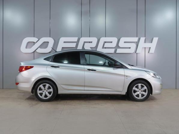 Hyundai Solaris I с пробегом 2014 года, цена 849 000 рублей, 114028 км, седан, Автокод Объявления