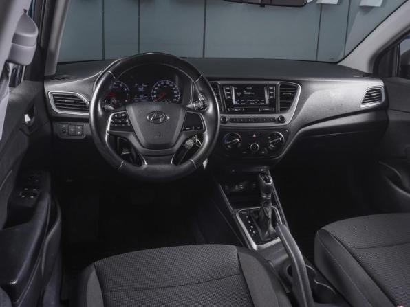 Hyundai Solaris II с пробегом 2018 года, цена 1 419 000 рублей, 143860 км, седан, Автокод Объявления