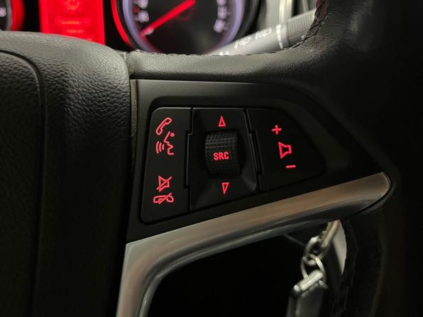 Opel Astra J с пробегом 2011 года, цена 750 000 рублей, 170143 км, универсал, Автокод Объявления