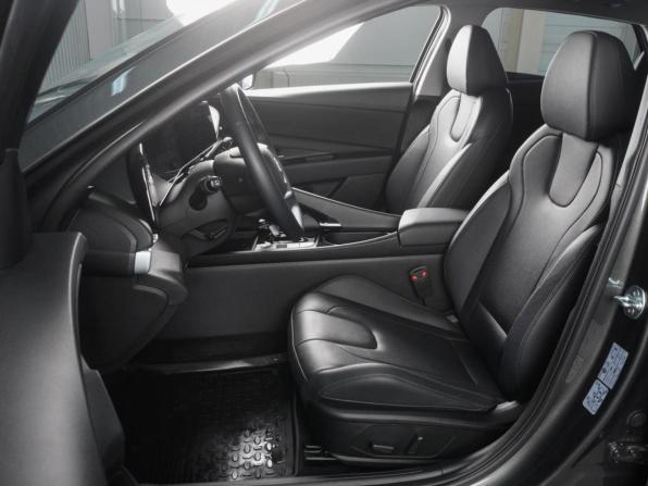 Hyundai Elantra VII (CN7) Рестайлинг с пробегом 2024 года, цена 2 150 000 рублей, 16115 км, седан, Автокод Объявления
