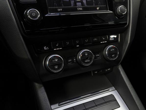 Skoda Octavia III (A7) с пробегом 2017 года, цена 1 749 000 рублей, 155358 км, лифтбек, Автокод Объявления