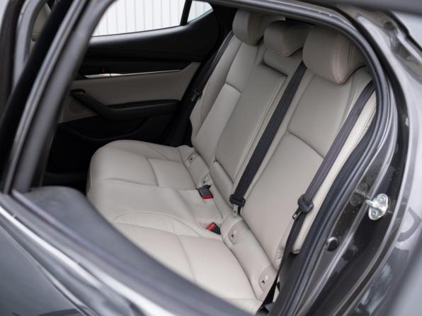 Mazda 3 IV (BP) с пробегом 2019 года, цена 2 450 000 рублей, 113040 км, хэтчбек, Автокод Объявления