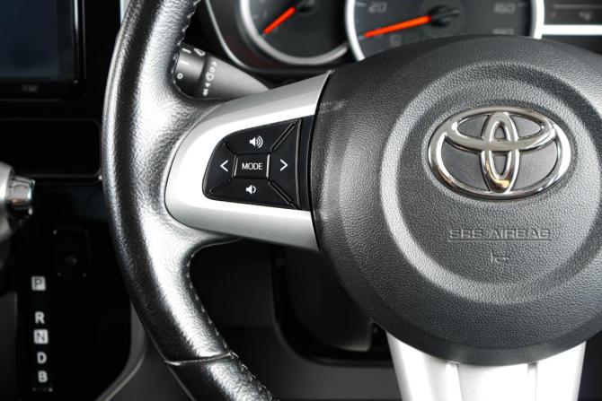 Toyota Roomy I Рестайлинг с пробегом 2020 года, цена 1 399 000 рублей, 115231 км, микровэн, Автокод Объявления