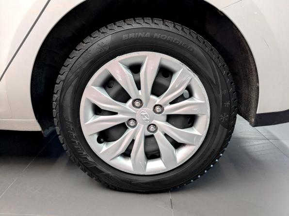 Hyundai Solaris II Рестайлинг с пробегом 2022 года, цена 1 685 000 рублей, 63429 км, седан, Автокод Объявления