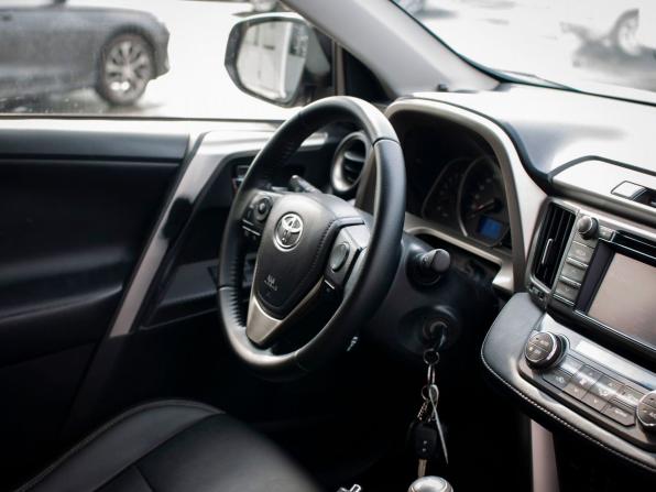 Toyota RAV4 IV (XA40) с пробегом 2013 года, цена 1 800 000 рублей, 249285 км, внедорожник, Автокод Объявления