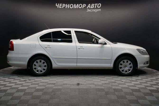 Skoda Octavia II (A5) Рестайлинг с пробегом 2011 года, цена 1 070 000 рублей, 150000 км, лифтбек, Автокод Объявления