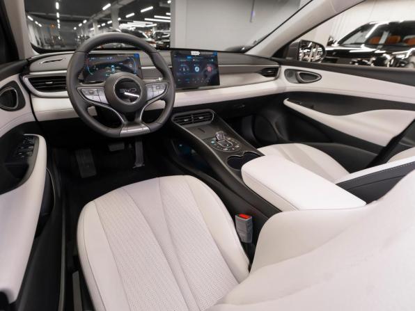BYD Seal 05 с пробегом 2025 года, цена 2 800 000 рублей, 100 км, седан, Автокод Объявления