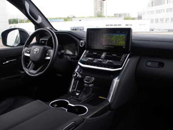 Toyota Land Cruiser 300 Series с пробегом 2023 года, цена 12 699 000 рублей, 26744 км, внедорожник, Автокод Объявления