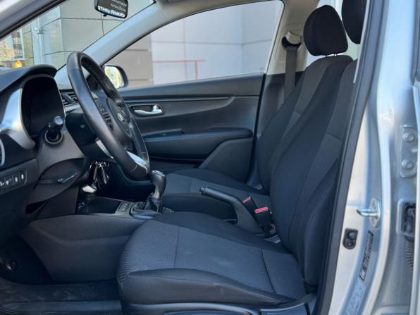 Kia Rio IV Рестайлинг с пробегом 2021 года, цена 1 650 000 рублей, 42204 км, хэтчбек, Автокод Объявления