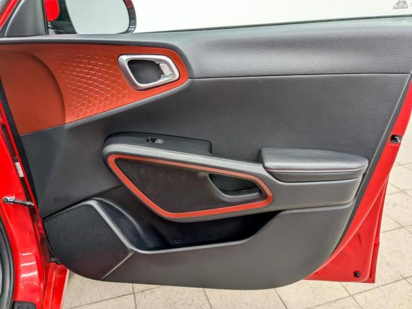 Kia Soul III с пробегом 2021 года, цена 2 090 000 рублей, 106120 км, хэтчбек, Автокод Объявления