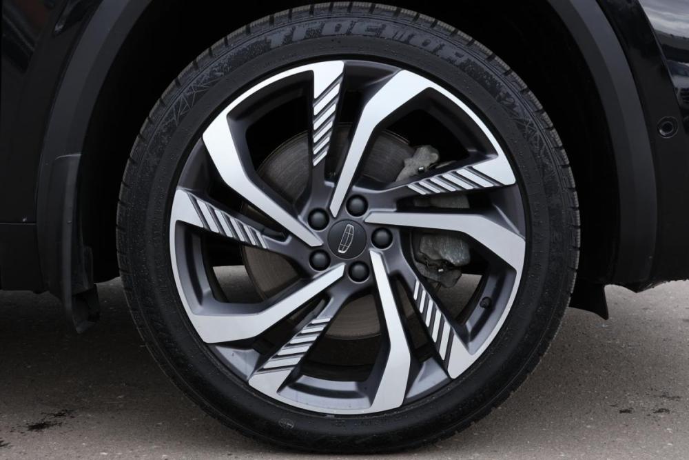 Geely Monjaro I Москва  - изображение 27