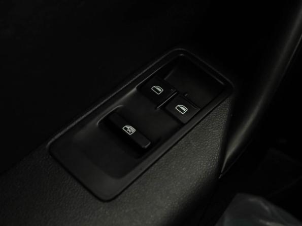 Volkswagen Polo V Рестайлинг с пробегом 2016 года, цена 949 700 рублей, 162000 км, седан, Автокод Объявления
