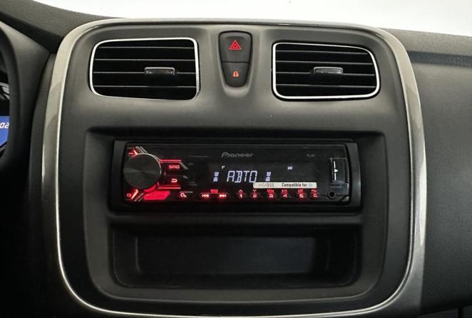 Renault Sandero II Рестайлинг с пробегом 2018 года, цена 959 000 рублей, 154024 км, хэтчбек, Автокод Объявления