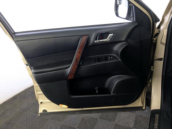 Toyota Highlander II (XU40) Рестайлинг с пробегом 2011 года, цена 1 995 000 рублей, 197930 км, внедорожник, Автокод Объявления