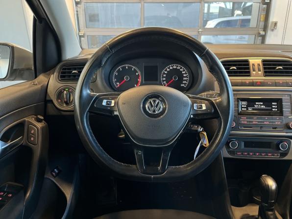 Volkswagen Polo V Рестайлинг с пробегом 2019 года, цена 1 230 000 рублей, 79205 км, седан, Автокод Объявления