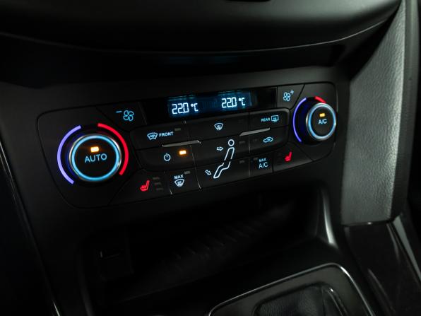 Ford Focus III Рестайлинг с пробегом 2016 года, цена 939 700 рублей, 123677 км, седан, Автокод Объявления