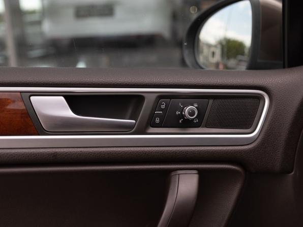 Volkswagen Touareg II с пробегом 2012 года, цена 1 700 000 рублей, 293877 км, внедорожник, Автокод Объявления