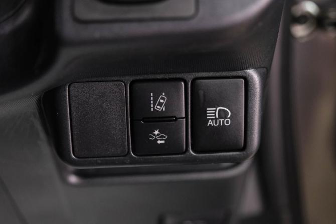 Toyota Aqua I Рестайлинг 2 с пробегом 2018 года, цена 1 029 000 рублей, 236100 км, хэтчбек, Автокод Объявления