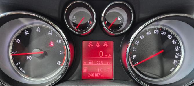 Opel Mokka I с пробегом 2012 года, цена 785 000 рублей, 245000 км, внедорожник, Автокод Объявления