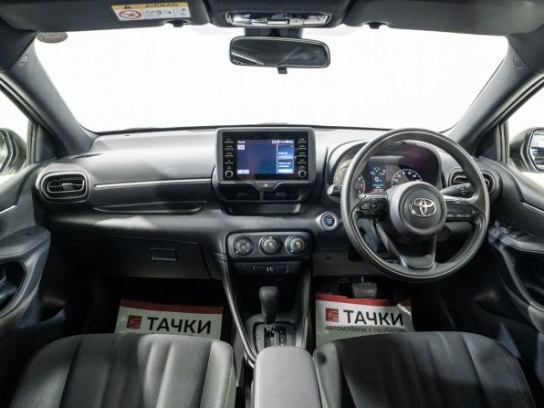 Toyota Yaris IV с пробегом 2020 года, цена 990 500 рублей, 104053 км, хэтчбек, Автокод Объявления