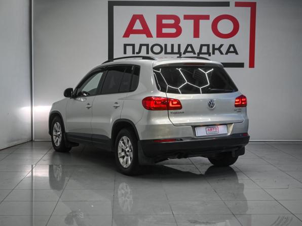 Volkswagen Tiguan I Рестайлинг с пробегом 2012 года, цена 1 219 000 рублей, 384679 км, внедорожник, Автокод Объявления
