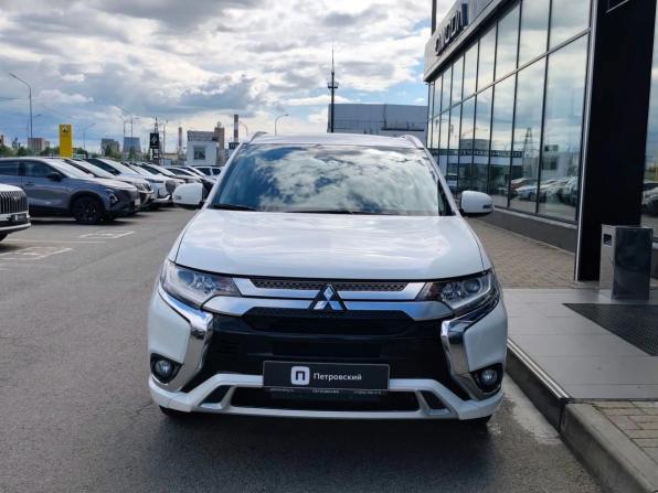 Mitsubishi Outlander III Рестайлинг 3 с пробегом 2022 года, цена 2 510 000 рублей, 72793 км, внедорожник, Автокод Объявления