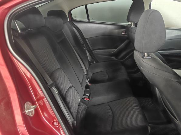 Mazda 3 III (BM) с пробегом 2015 года, цена 997 000 рублей, 271362 км, седан, Автокод Объявления