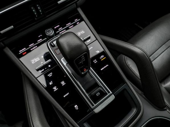 Porsche Cayenne III с пробегом 2019 года, цена 4 826 010 рублей, 106196 км, внедорожник, Автокод Объявления