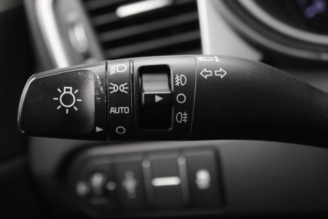 Kia Ceed III с пробегом 2019 года, цена 1 640 000 рублей, 141892 км, универсал, Автокод Объявления