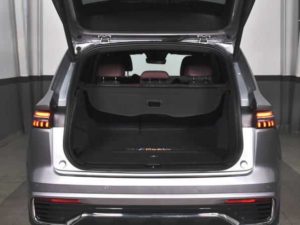 Geely Monjaro I с пробегом 2023 года, цена 3 284 995 рублей, 48698 км, внедорожник, Автокод Объявления