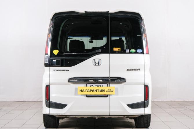 Honda Stepwgn V с пробегом 2015 года, цена 1 729 000 рублей, 198000 км, минивэн, Автокод Объявления